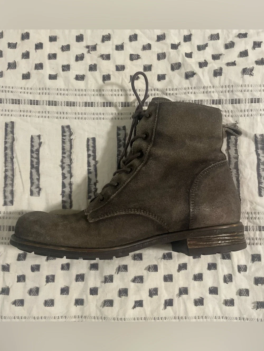 Taos Grey Suede Combat Ankle Boot US 8-8.5 EU 39